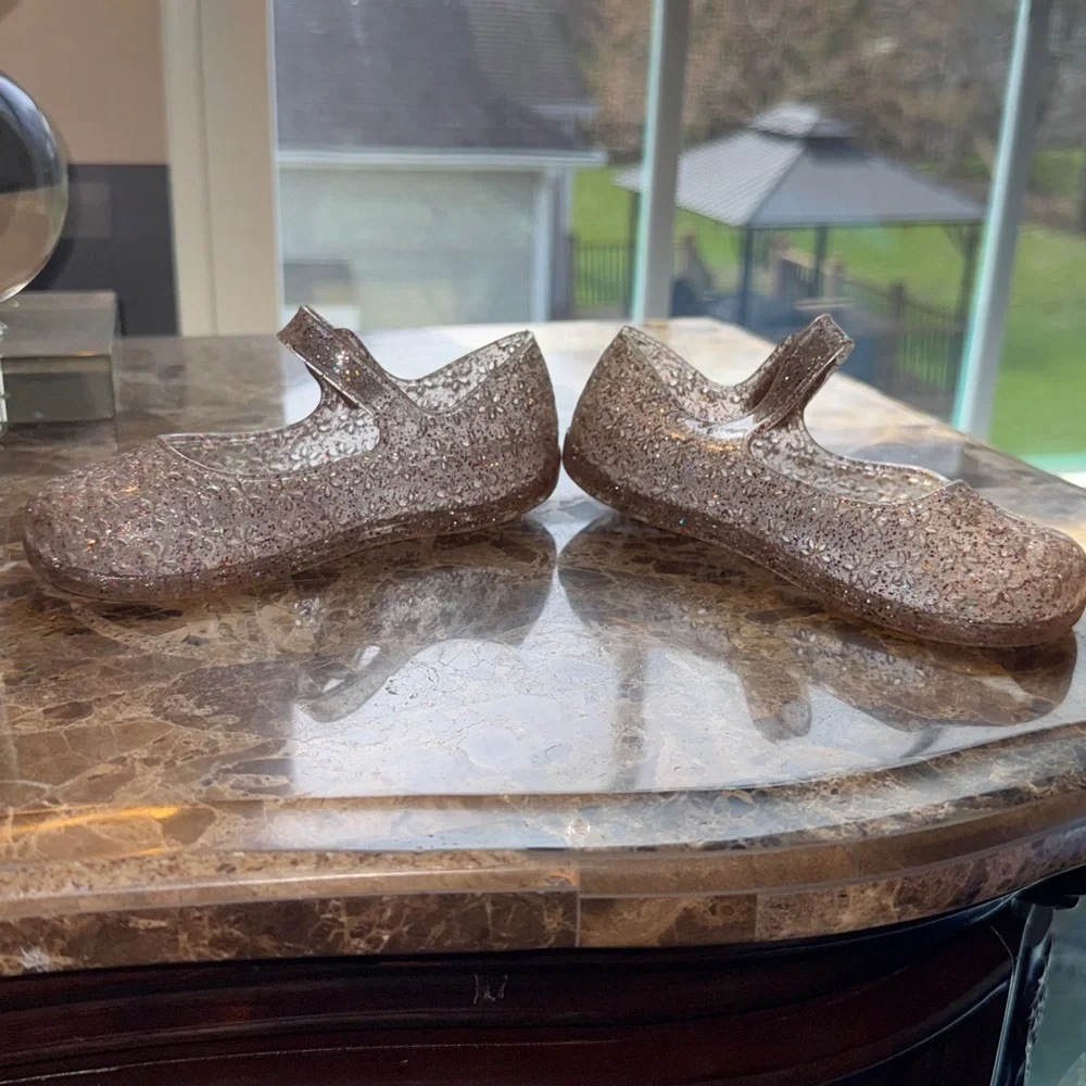 Size 7 baby girls sparkly jelly shoes. Velcro strap at ankles. - Picture 10 of 10